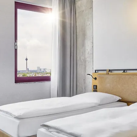 Sunday Hotel Duesseldorf Seestern Otel Düsseldorf