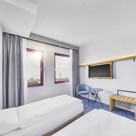 Sunday Hotel Duesseldorf Seestern Otel Düsseldorf